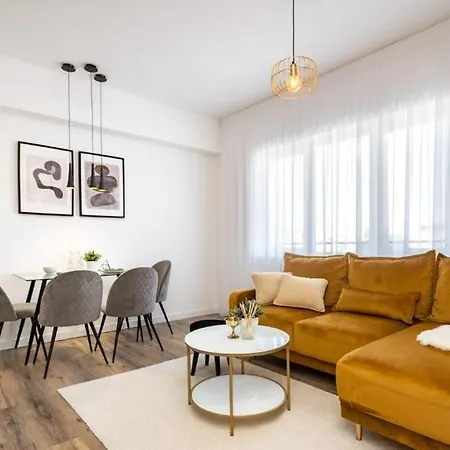 Majestic With View In Magheru Apartamento