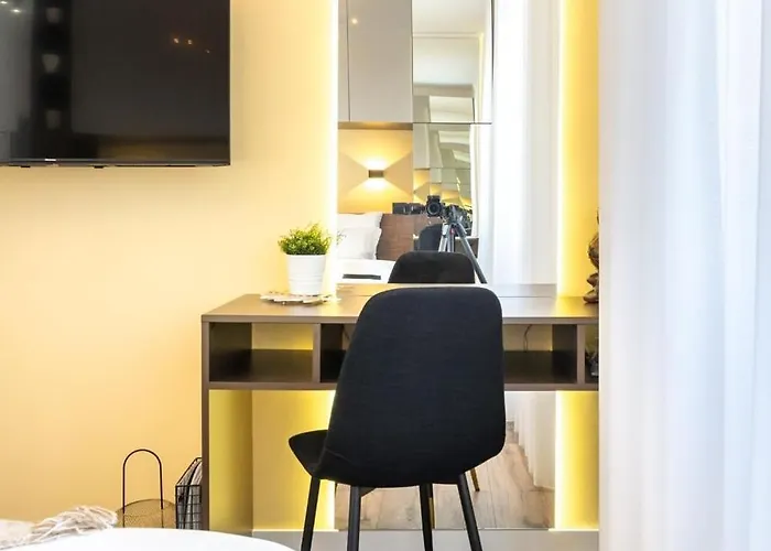 Majestic With View In Magheru * Bucareste