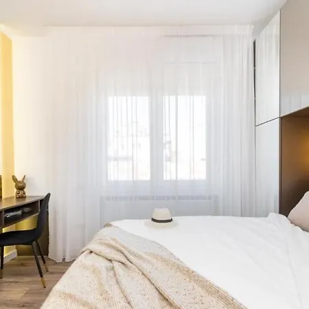 Apartment Majestic With View In Magheru Bucharest