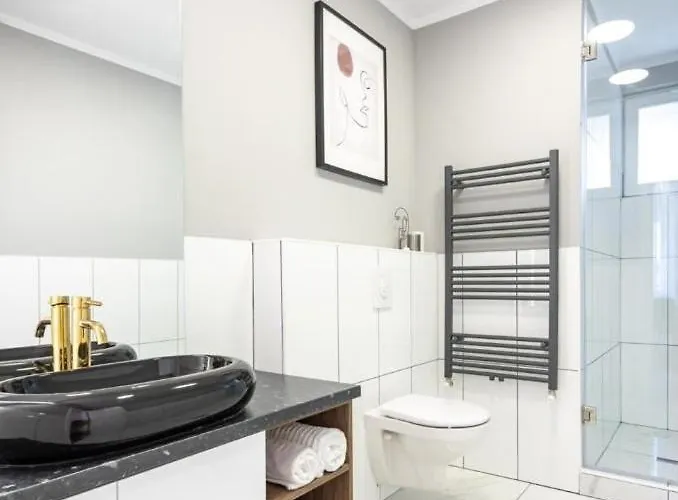 Majestic With View In Magheru * Bukarest