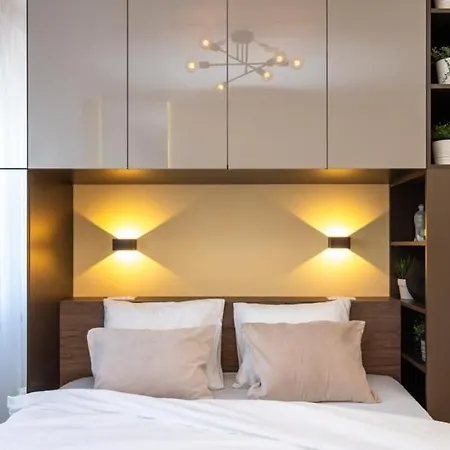 Majestic With View In Magheru *