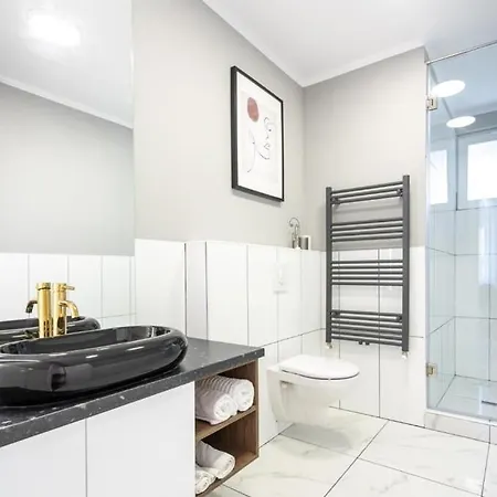 Majestic With View In Magheru * Bucarest