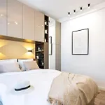 Majestic With View In Magheru Bukarest