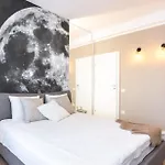 Majestic With View In Magheru Bukarest