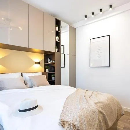 Majestic With View In Magheru Bukarest