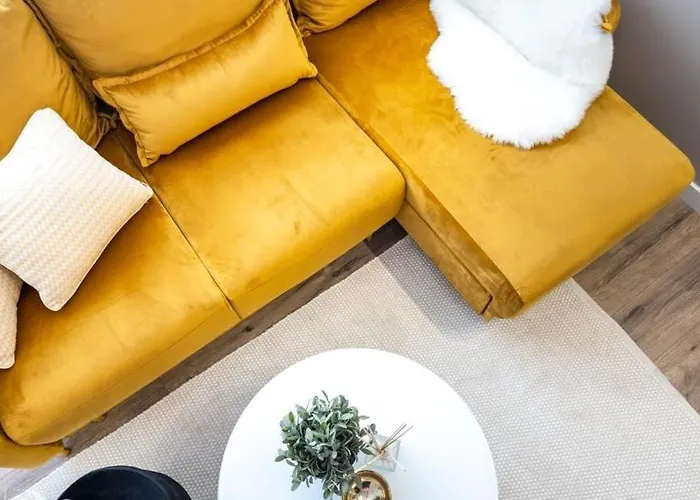 Majestic With View In Magheru 부쿠레슈티